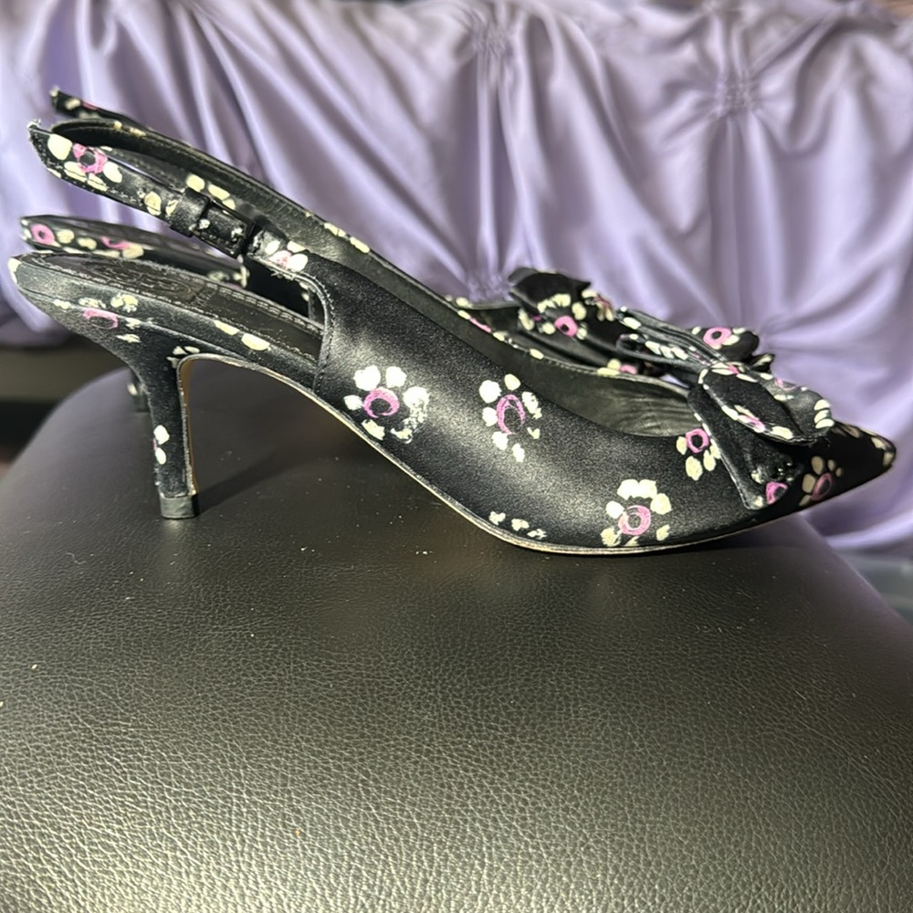 Tory Burch Slingbacks👠 1-2” high Sz 7M Black w/paisley🌺 design in 💜💓⚪️